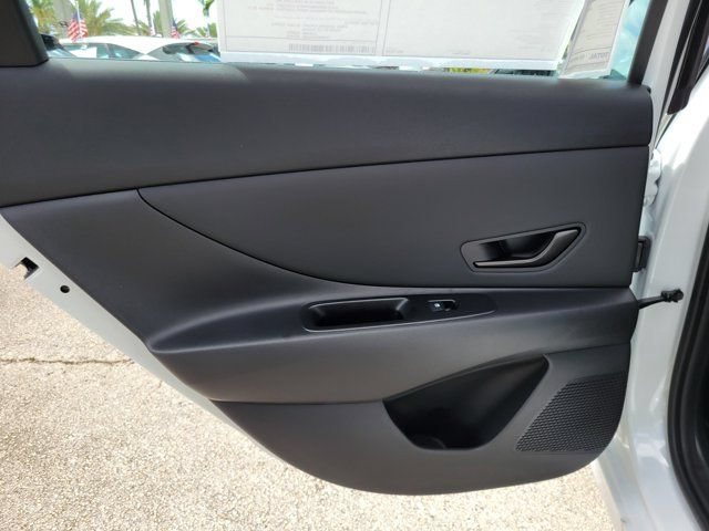 New 2026 Hyundai Elantra SEL Sport FWD image 7