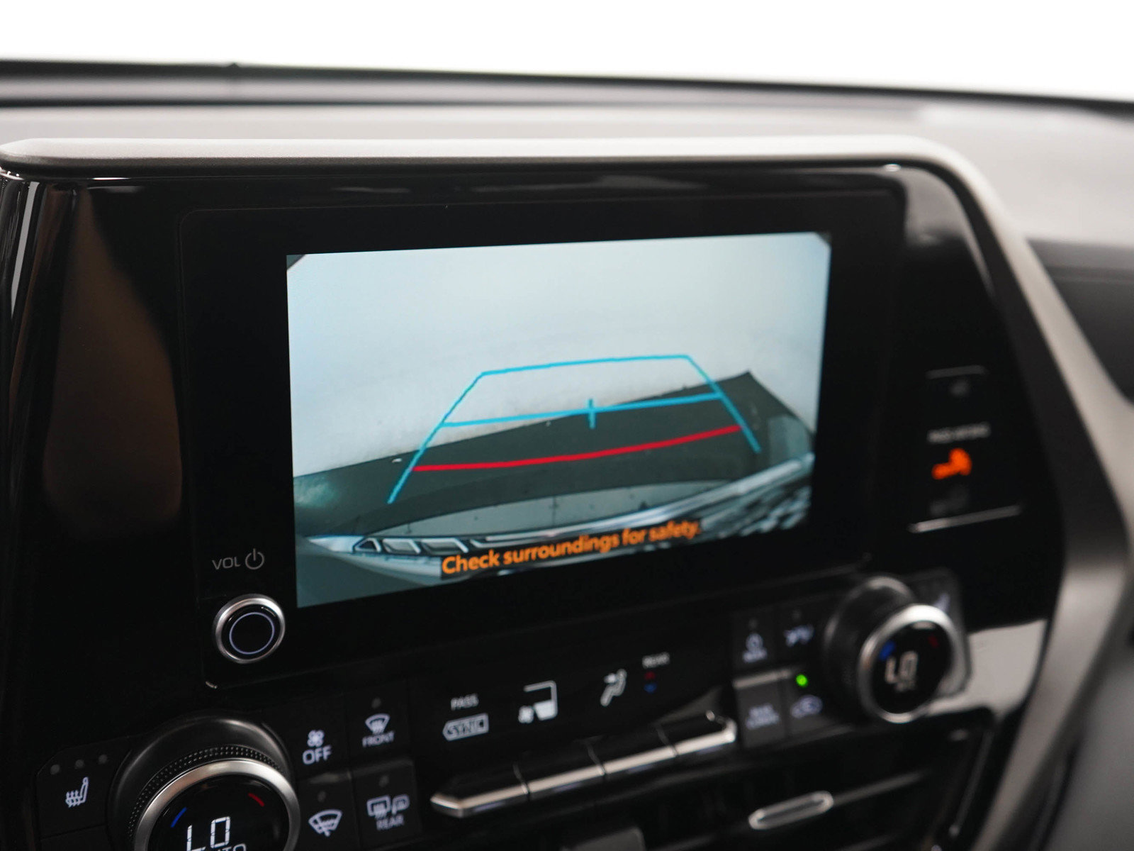 Used 2025 Toyota Highlander XLE AWD/4WD image 23