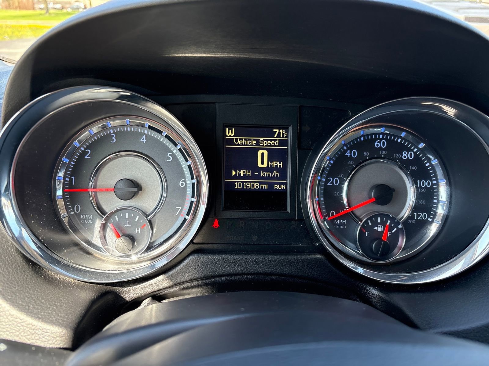 Used 2016 Chrysler Town & Country Touring FWD image 15