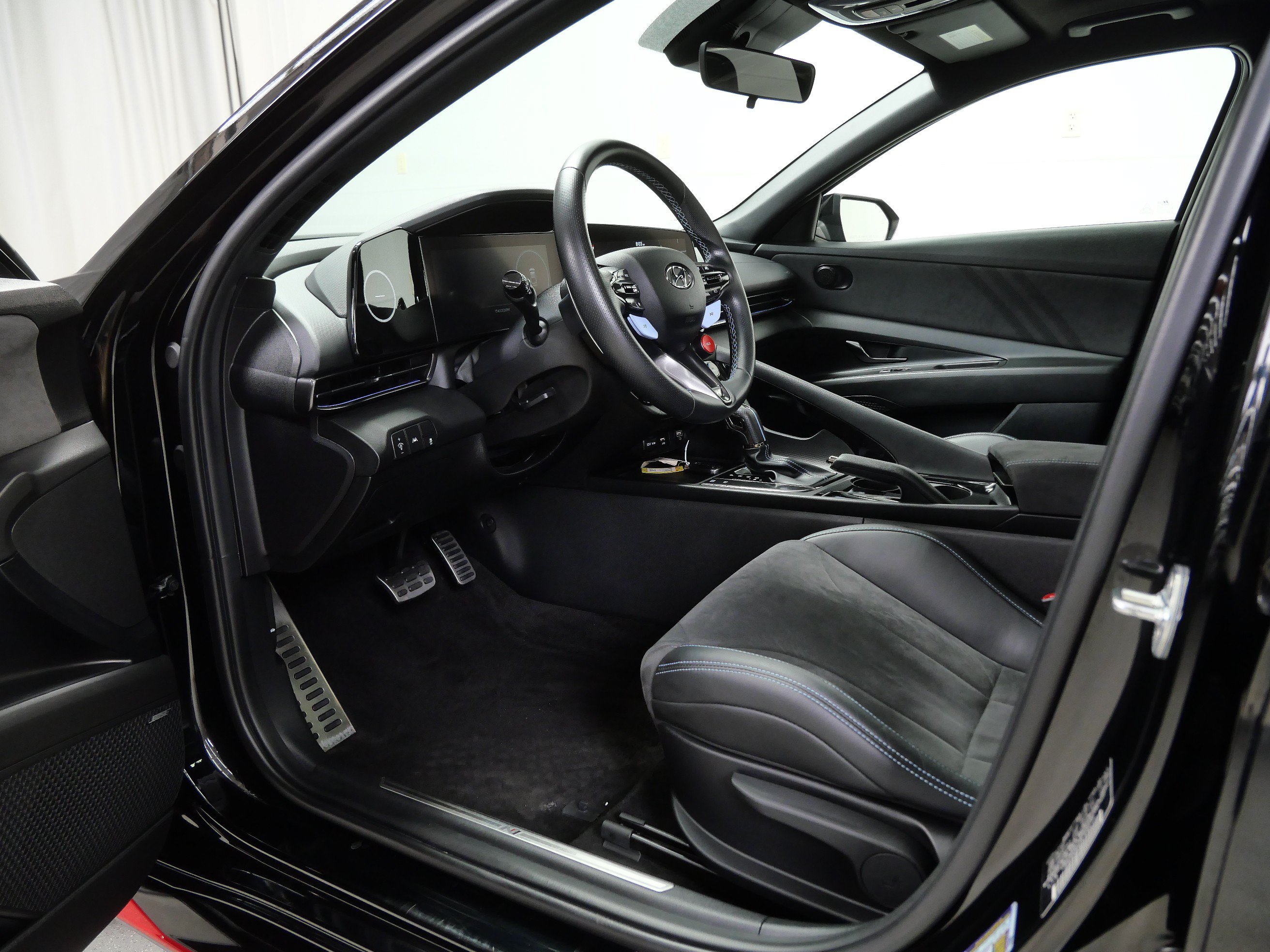 Used 2022 Hyundai Elantra N FWD image 13