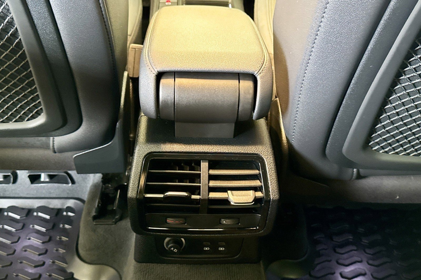 Used 2023 Audi Q3 2.0T Premium Plus w/ Premium Plus Package image 24