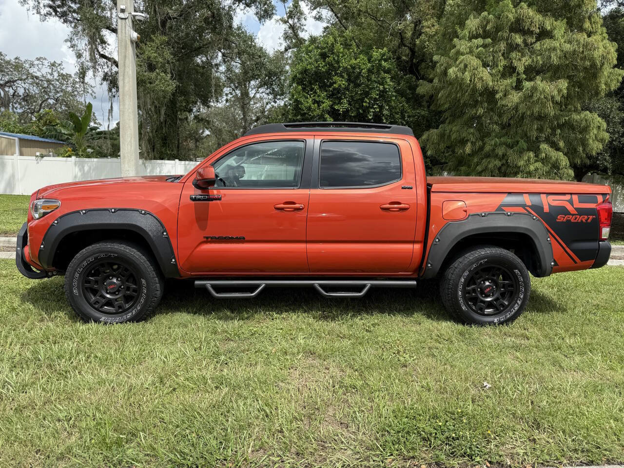 Used 2017 Toyota Tacoma SR5 image 4