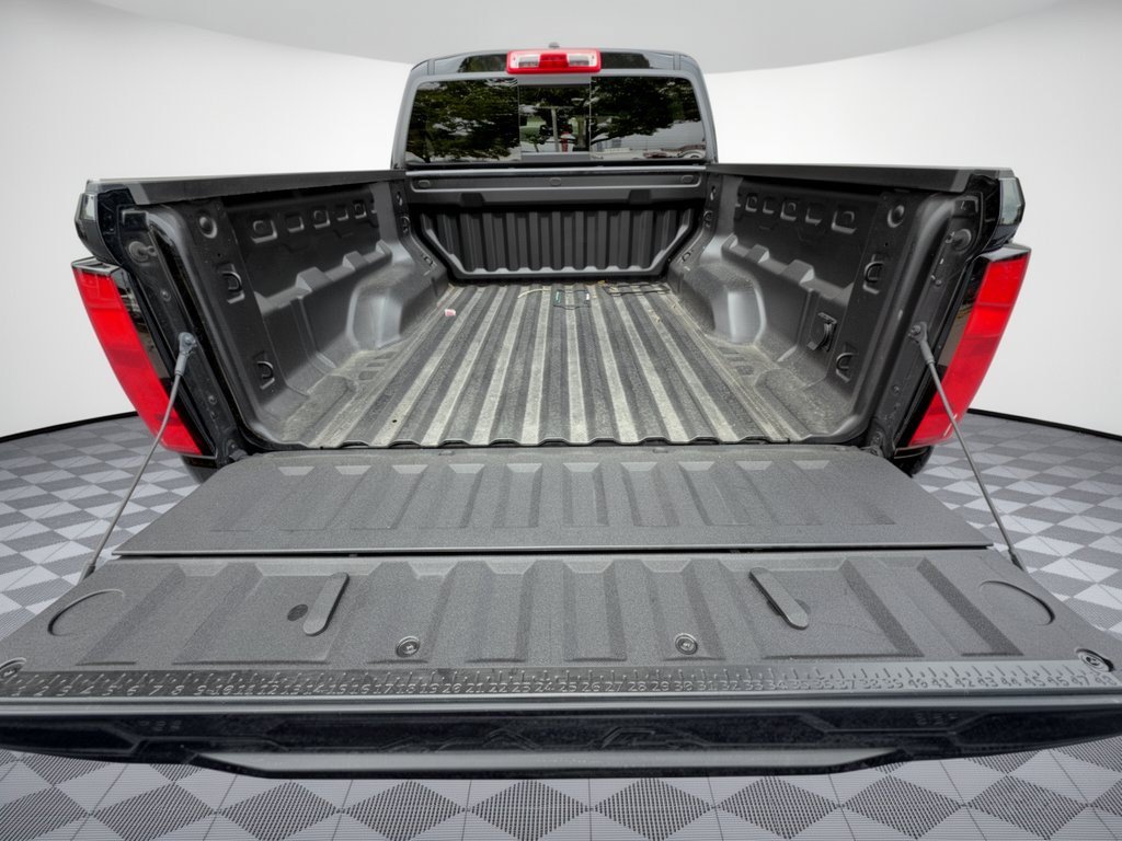 Used 2025 Chevrolet Colorado Z71 AWD/4WD image 28