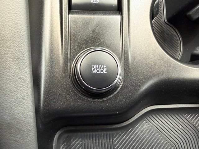 Used 2025 Ford Explorer Active AWD/4WD image 40