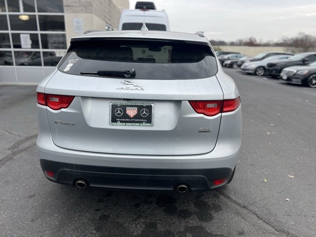 Used 2019 Jaguar F-PACE Premium image 5