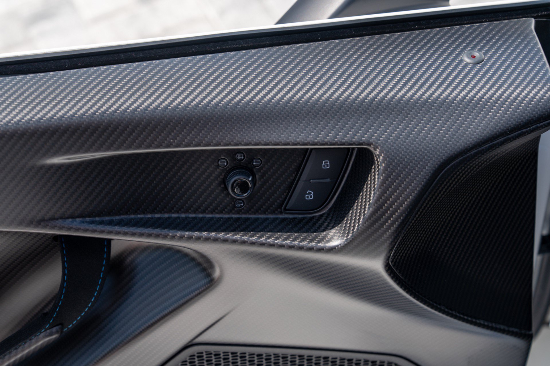 Used 2021 Lamborghini Huracan STO RWD image 35