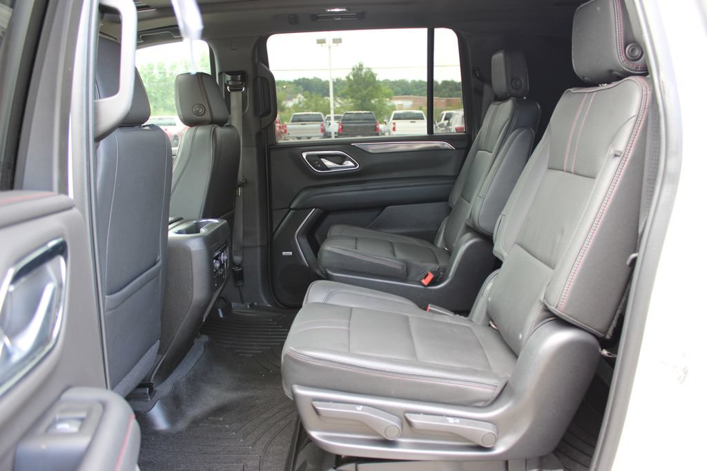 Used 2022 Chevrolet Suburban RST w/ Luxury Package AWD/4WD image 43