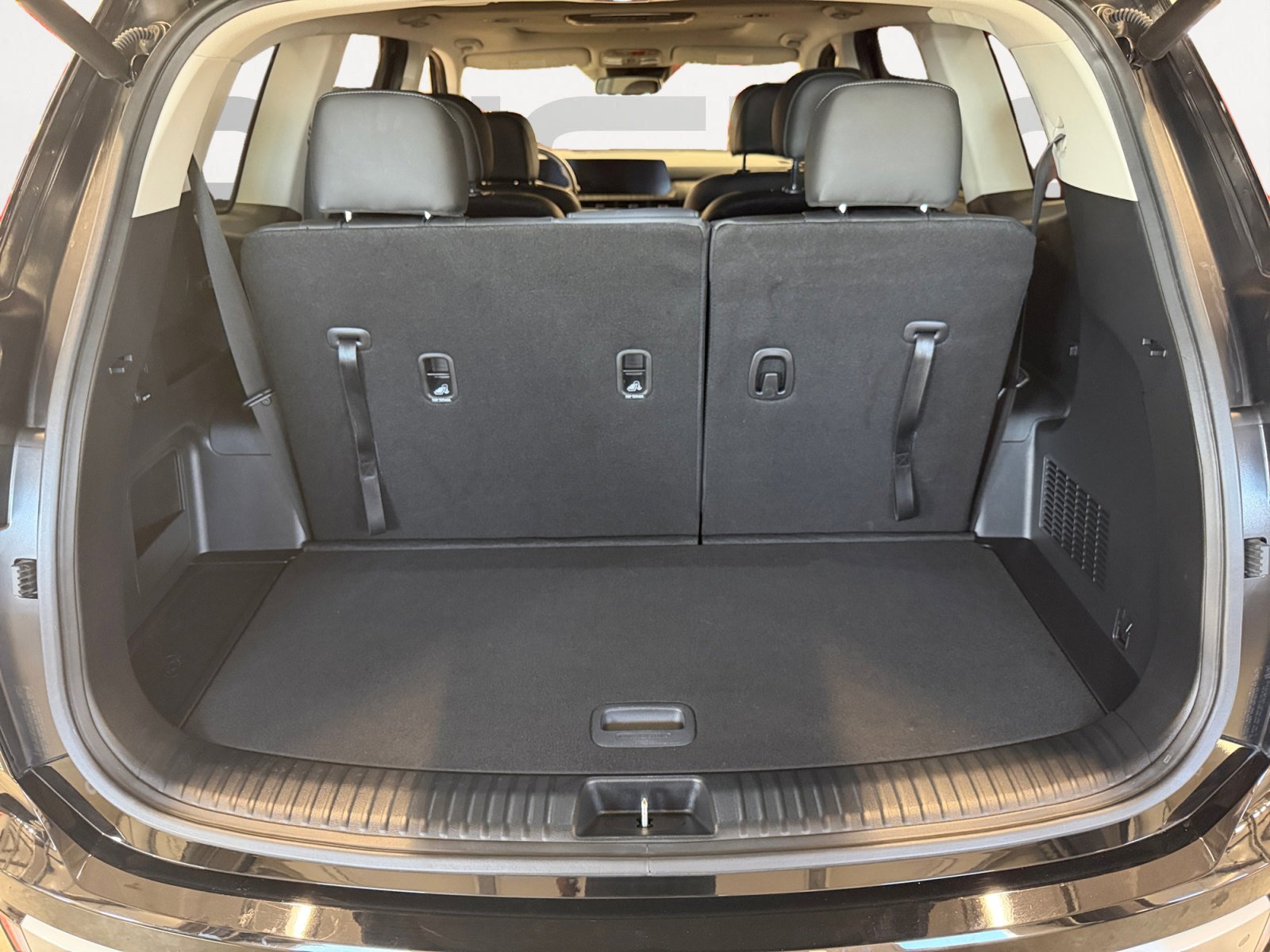 Certified 2024 Kia Telluride EX w/ EX Captain's Chair Package FWD image 12