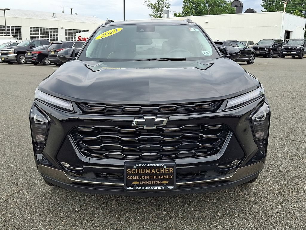Certified 2024 Chevrolet Trax ACTIV w/ Driver Confidence Package FWD image 2