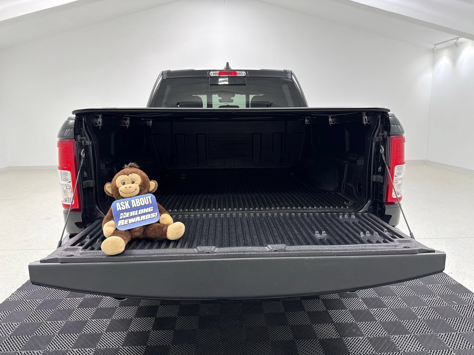 Used 2022 RAM 1500 Big Horn AWD/4WD image 12