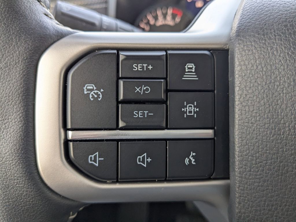 Used 2024 Ford Expedition XLT image 28