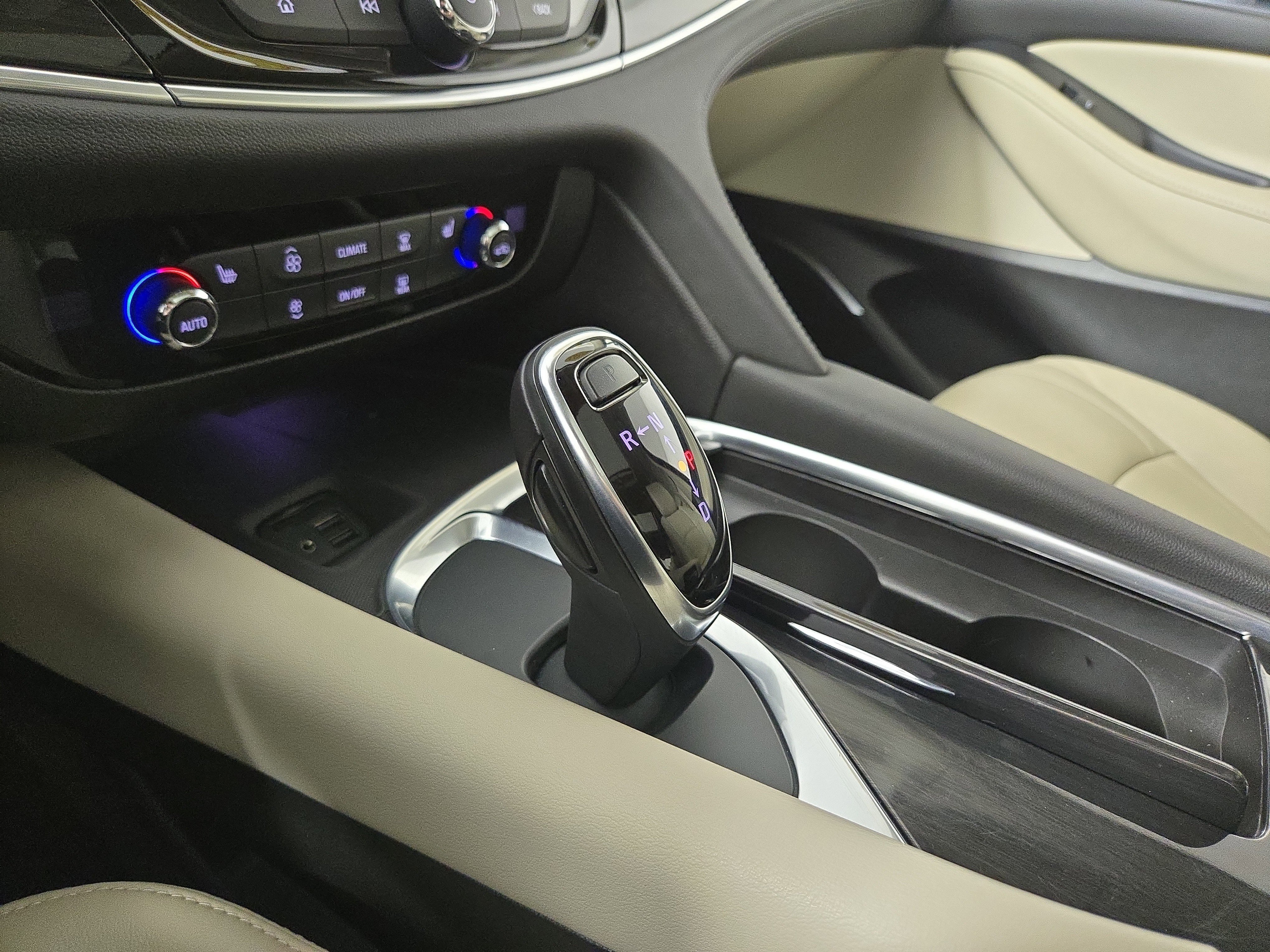 Certified 2021 Buick Enclave Essence image 25