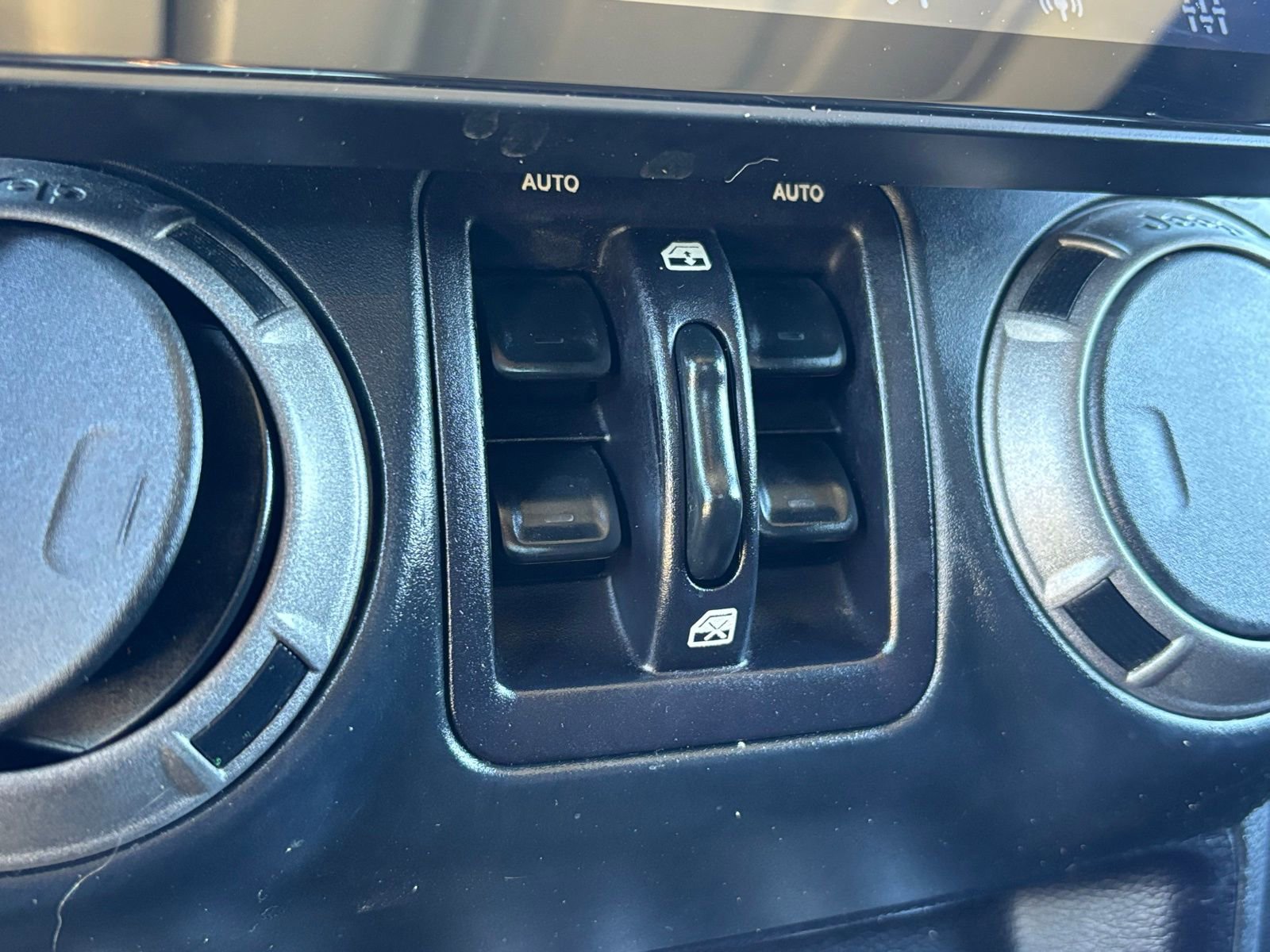 Used 2016 Jeep Wrangler Sport image 20