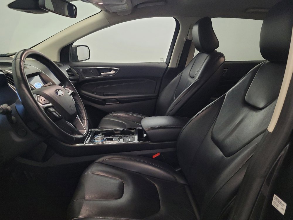 Used 2020 Ford Edge Titanium AWD/4WD image 17