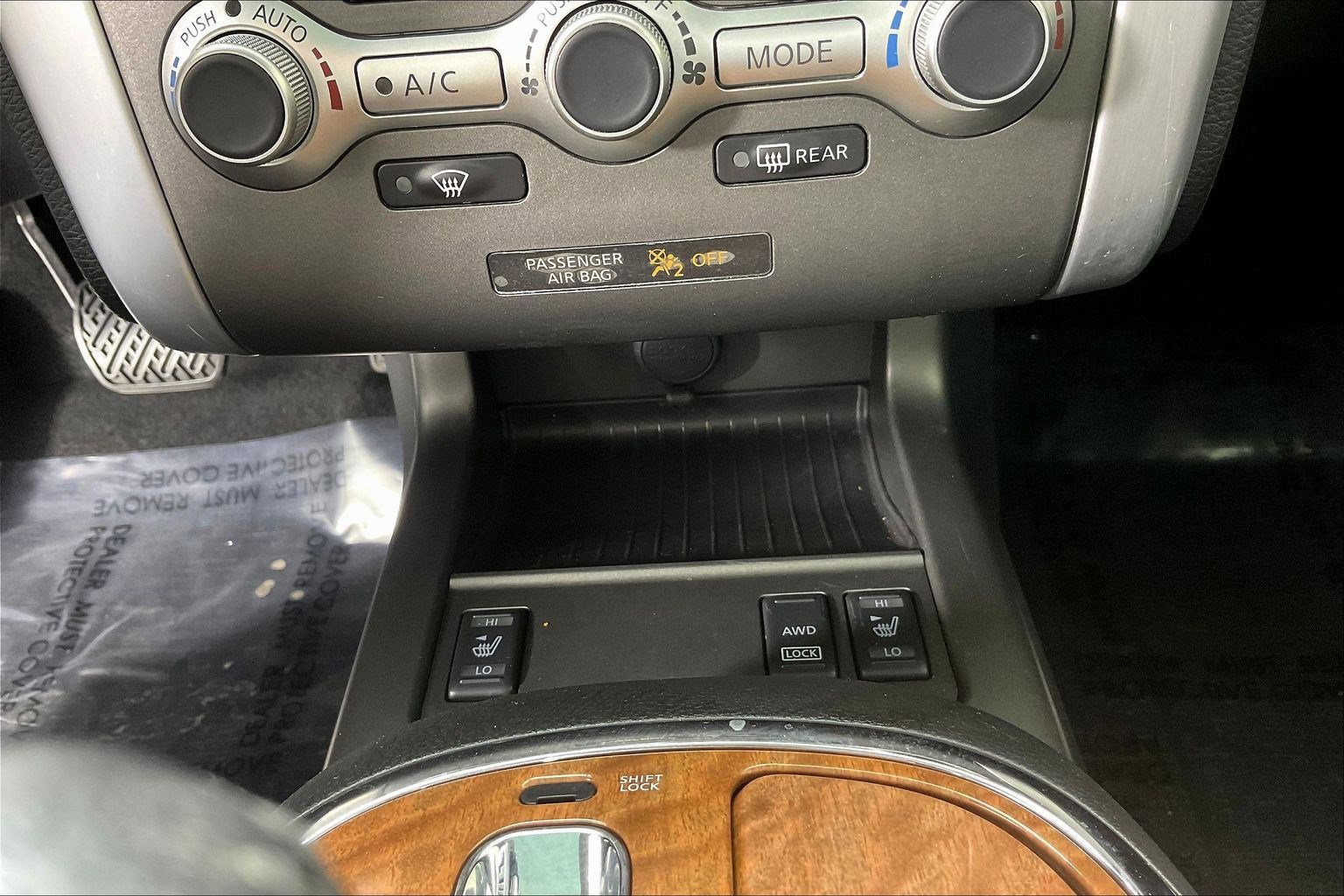 Used 2014 Nissan Murano LE w/ Platinum Edition Package image 17