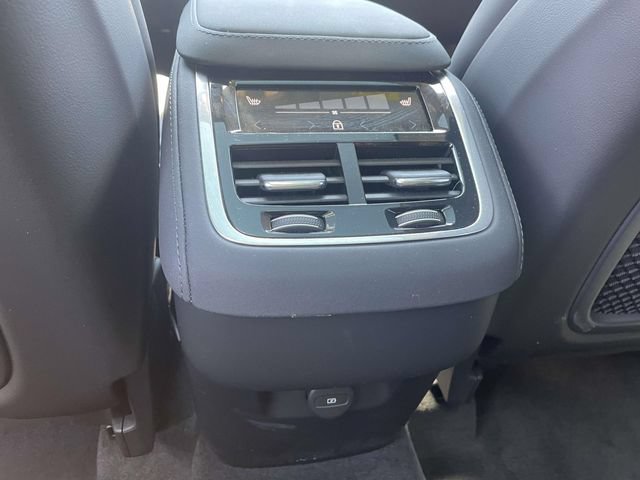 Used 2026 Volvo XC90 B6 Core w/ Protection Package AWD/4WD image 22