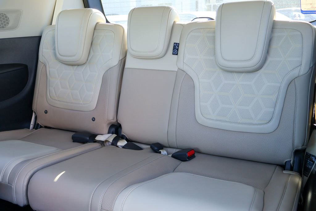 New 2026 Nissan Armada Platinum image 9