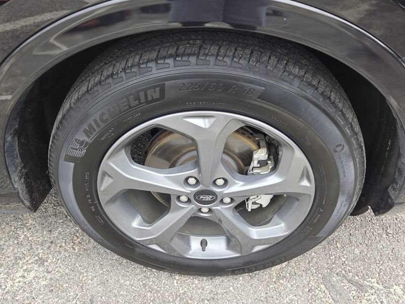 Used 2024 Ford Escape ST-Line w/ Equipment Group 301A FWD image 17