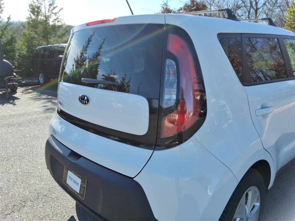 Used 2015 Kia Soul image 14