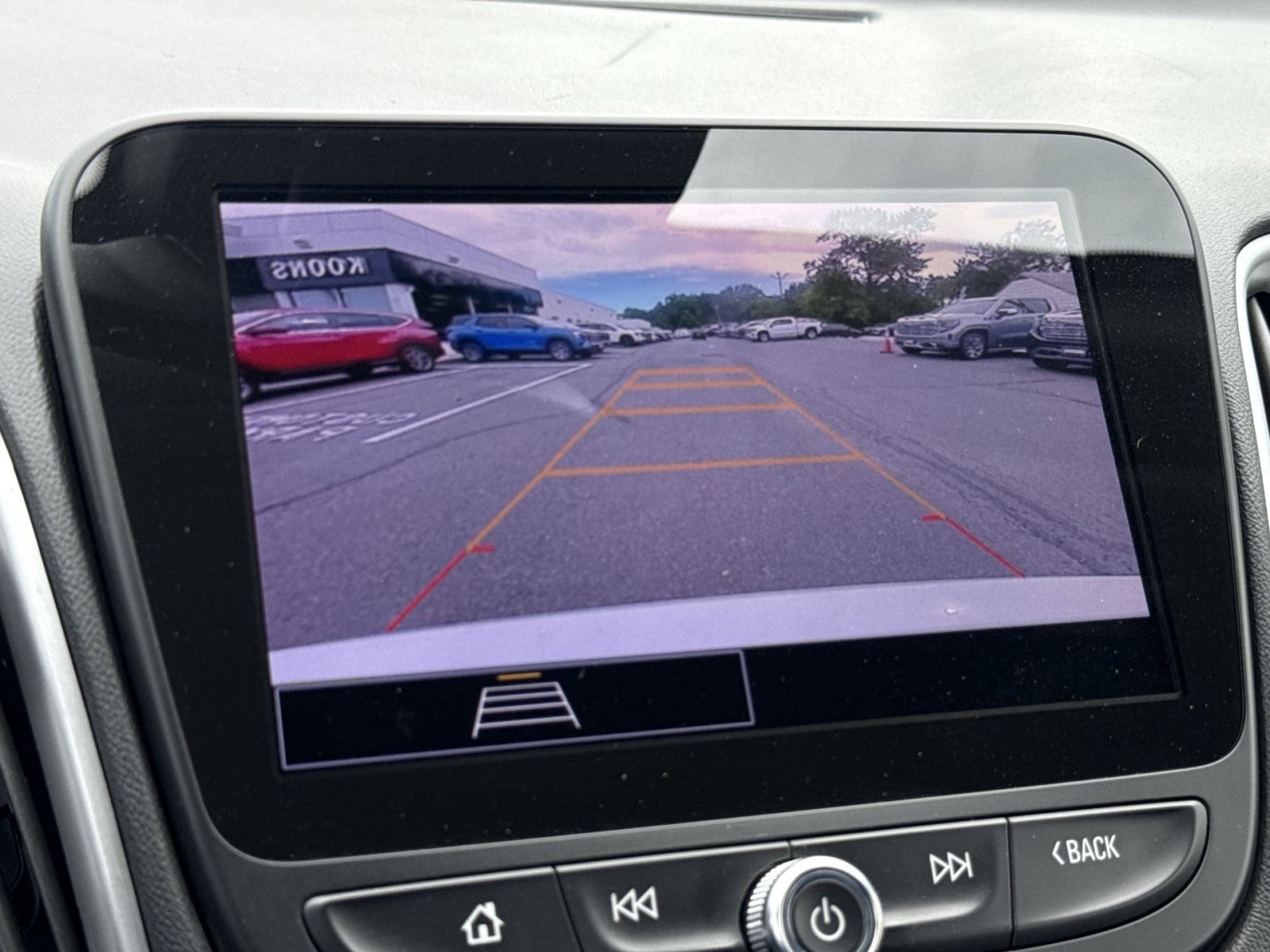 Used 2024 Chevrolet Malibu LT FWD image 19