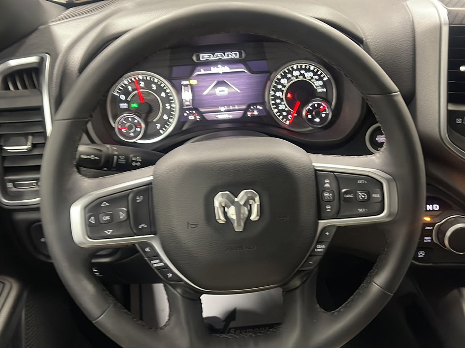 Used 2025 RAM 1500 Big Horn AWD/4WD image 4