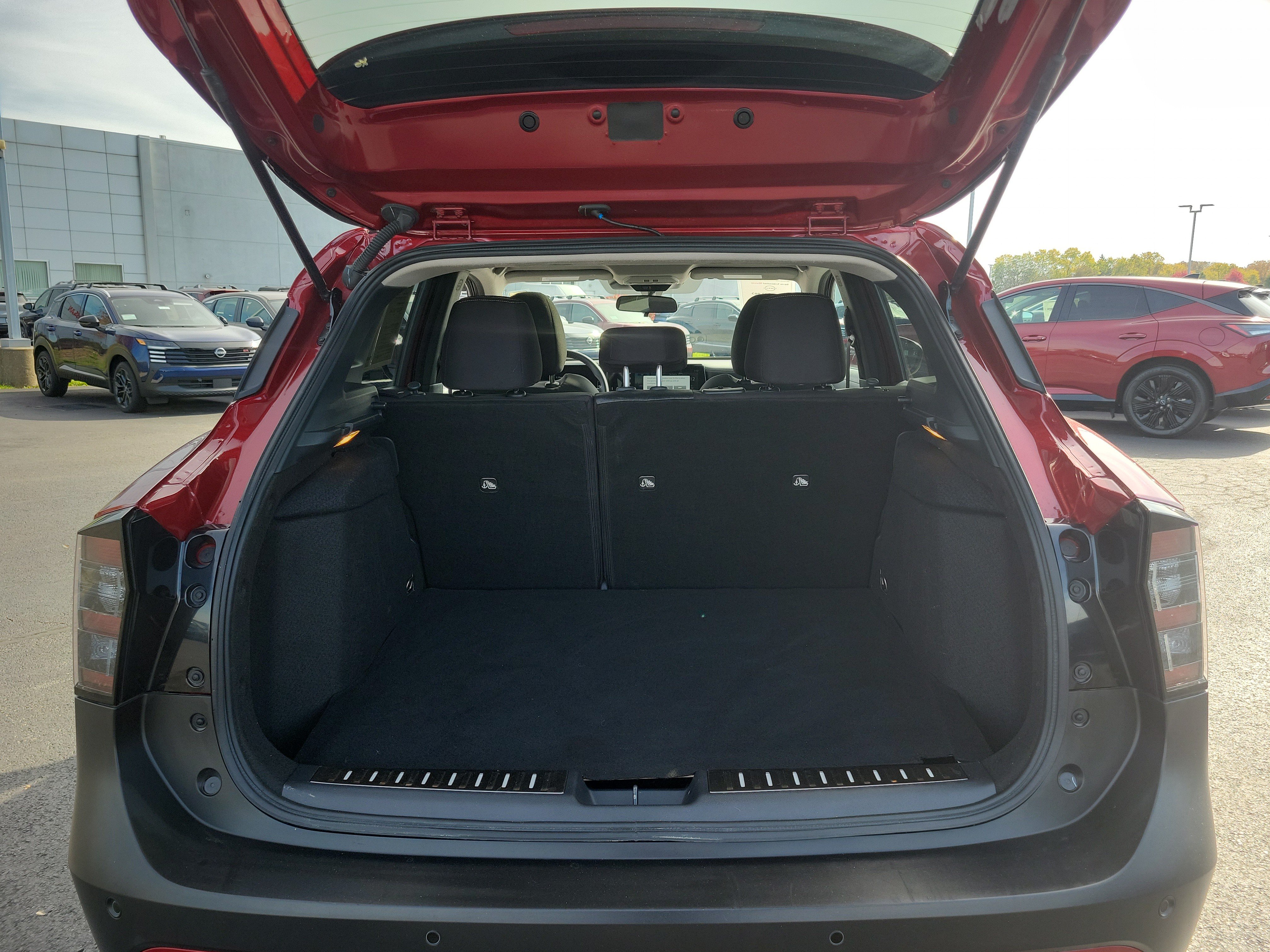 Certified 2025 Nissan Kicks SV w/ SV Premium Package AWD/4WD image 8