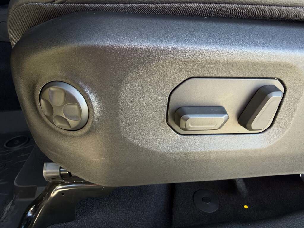 New 2025 Jeep Gladiator Sport image 29