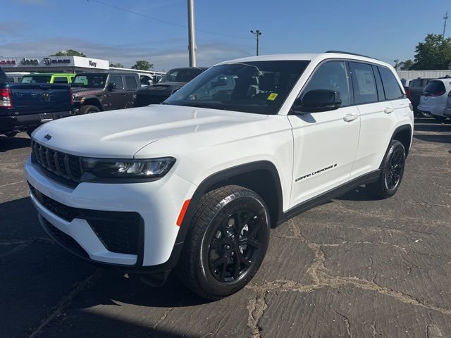 New 2026 Jeep Grand Cherokee Altitude RWD image 7