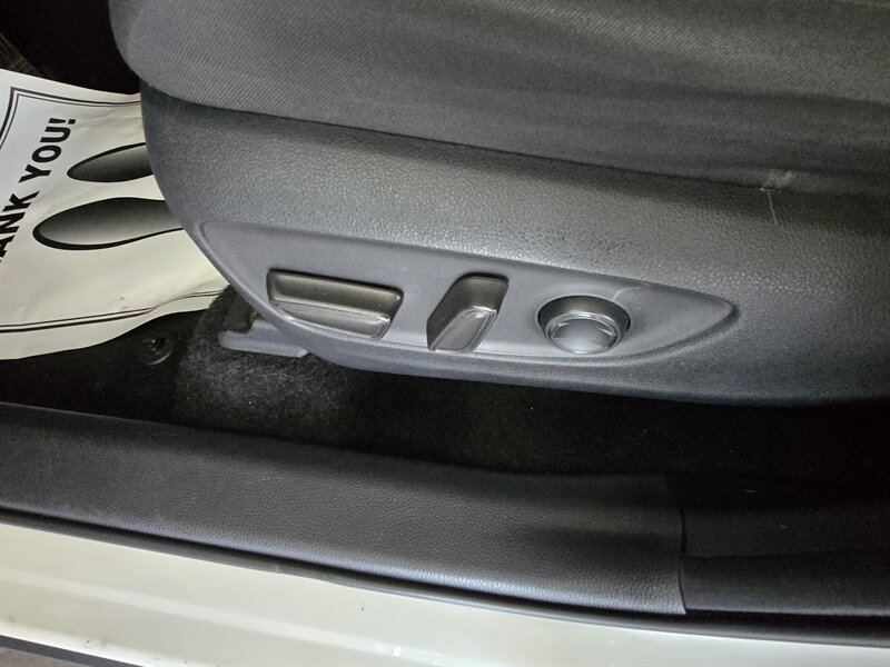 Used 2021 Toyota RAV4 XLE FWD image 18