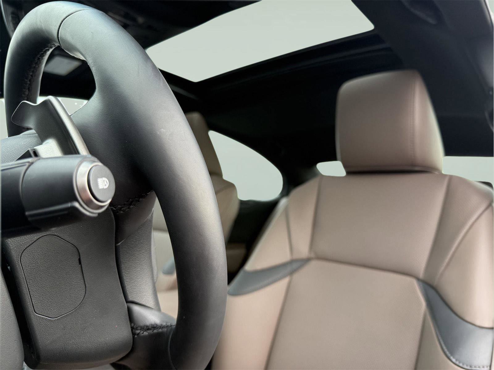 Used 2025 Lexus ES 350 Base w/ Premium Package image 13