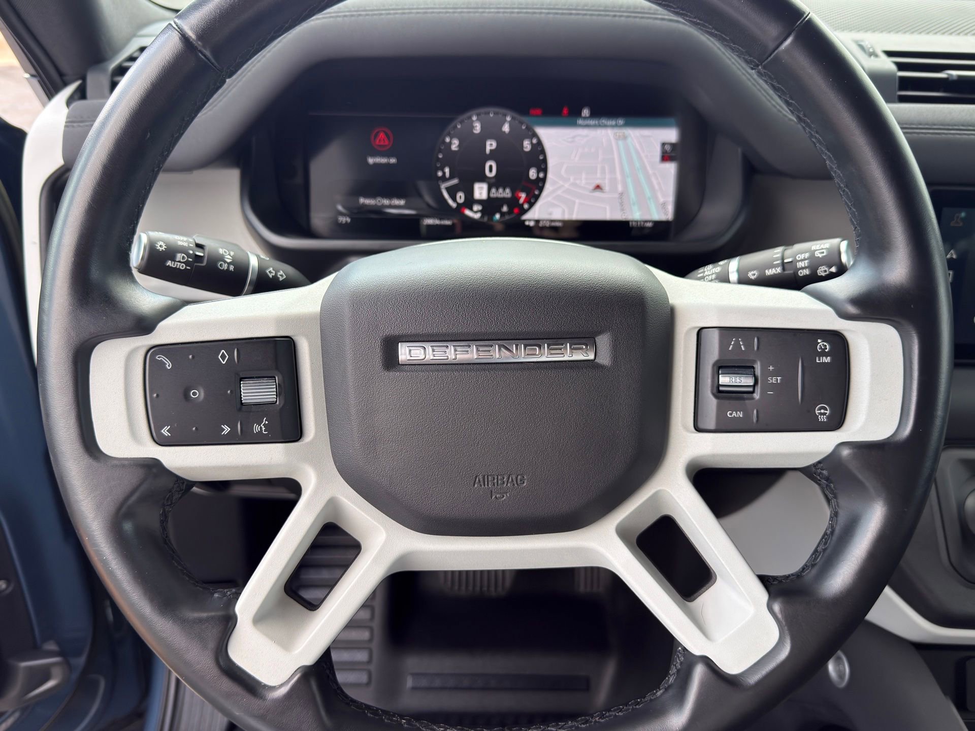 Used 2023 Land Rover Defender 90 SE image 16