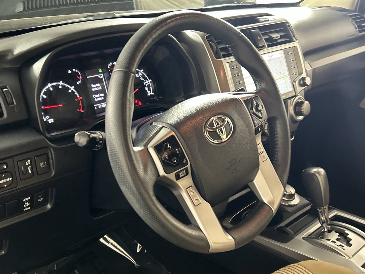 Used 2023 Toyota 4Runner SR5 AWD/4WD image 14