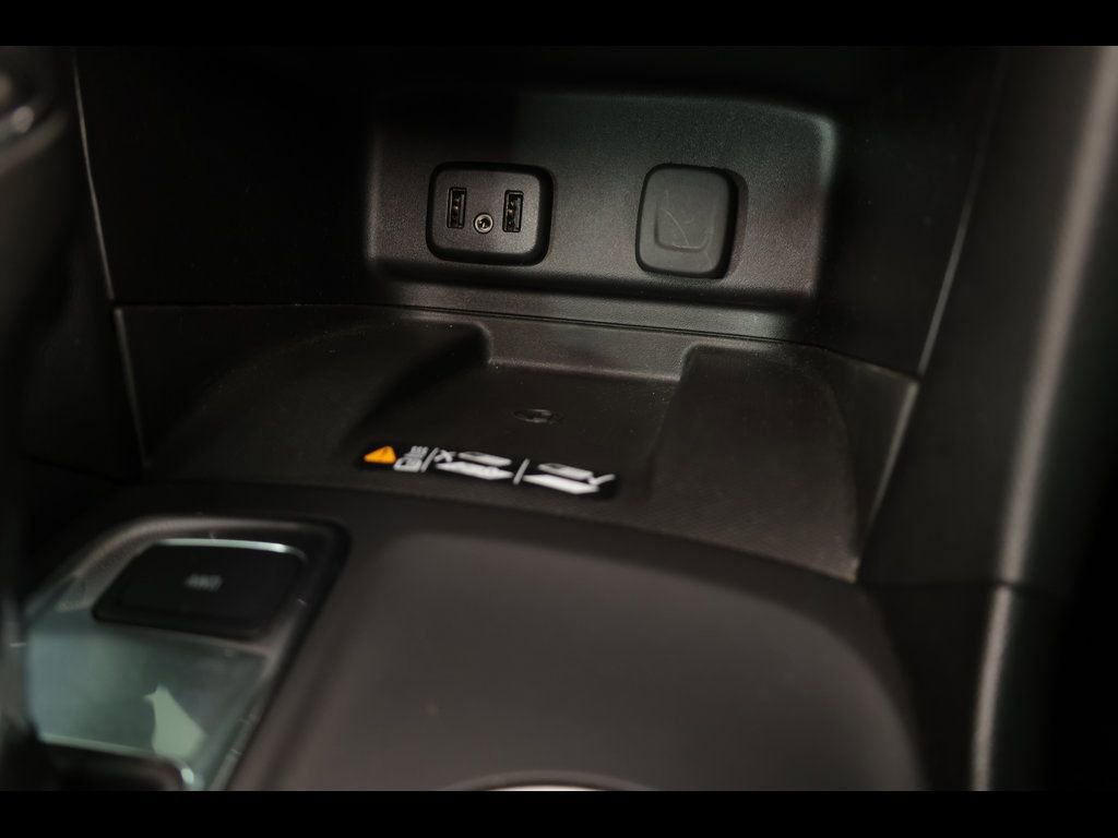 Used 2018 Chevrolet Equinox Premier image 23