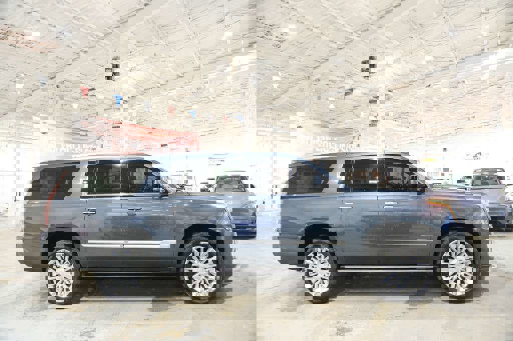 Used 2020 Cadillac Escalade ESV Platinum AWD/4WD image 15