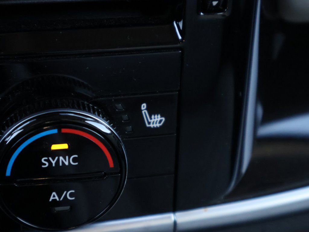 Used 2023 Nissan Rogue SL w/ SL Premium Package image 25