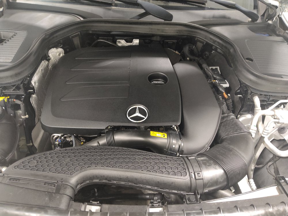 Used 2020 Mercedes-Benz GLC 300 4MATIC w/ Multimedia Package image 30