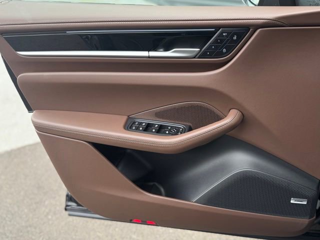 New 2026 Porsche Macan 4 Electric image 13