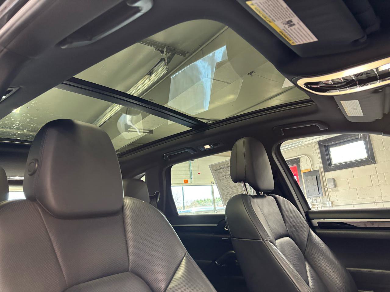 Used 2016 Porsche Cayenne AWD/4WD image 15