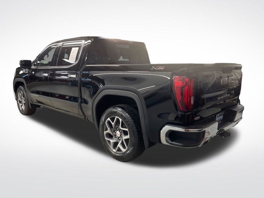 Used 2023 GMC Sierra 1500 SLT AWD/4WD image 3