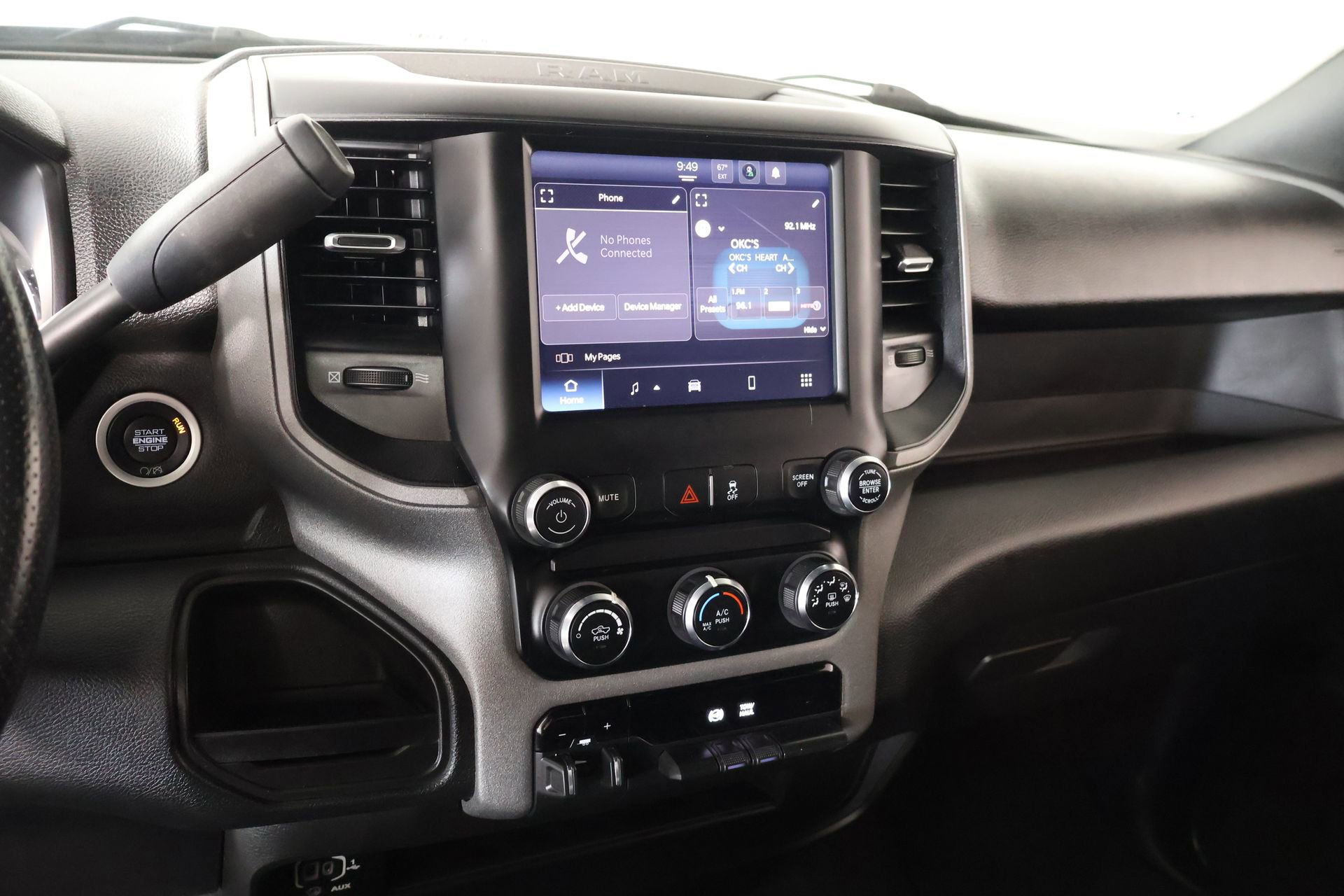 Used 2024 RAM 3500 Tradesman w/ Chrome Appearance Group image 5