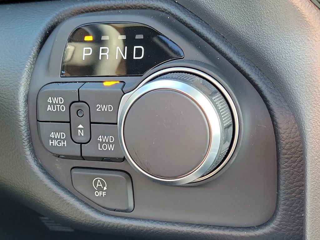 New 2026 RAM 1500 4x4 Crew Cab image 34