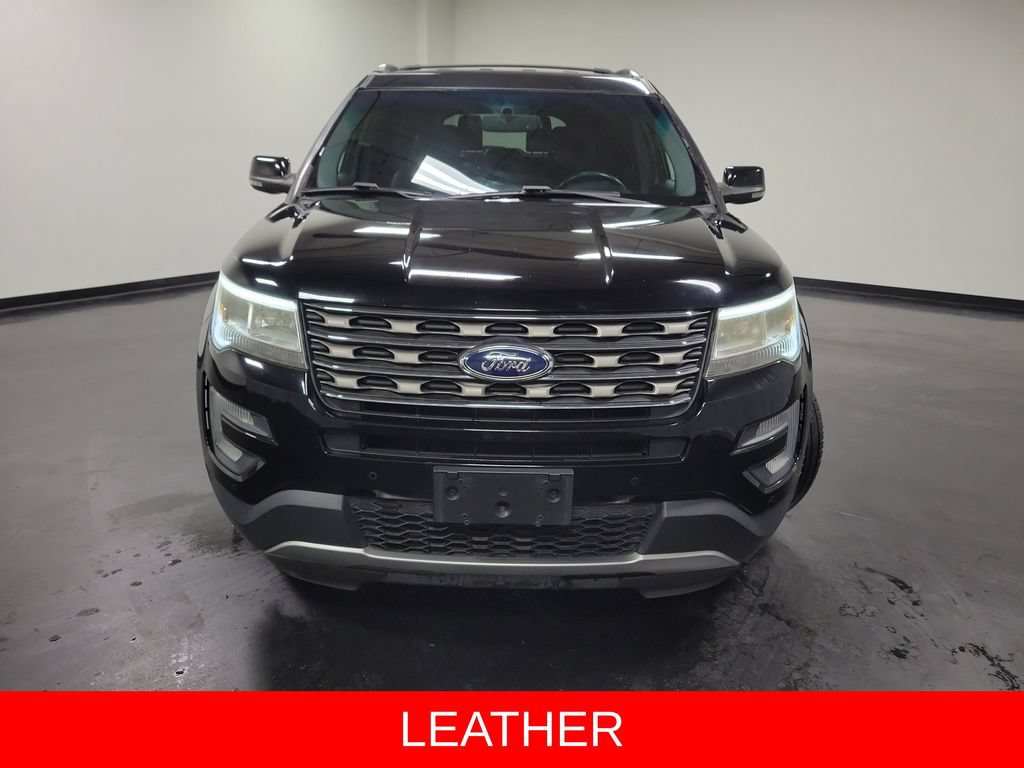 Used 2017 Ford Explorer XLT w/ Equipment Group 202A FWD image 2