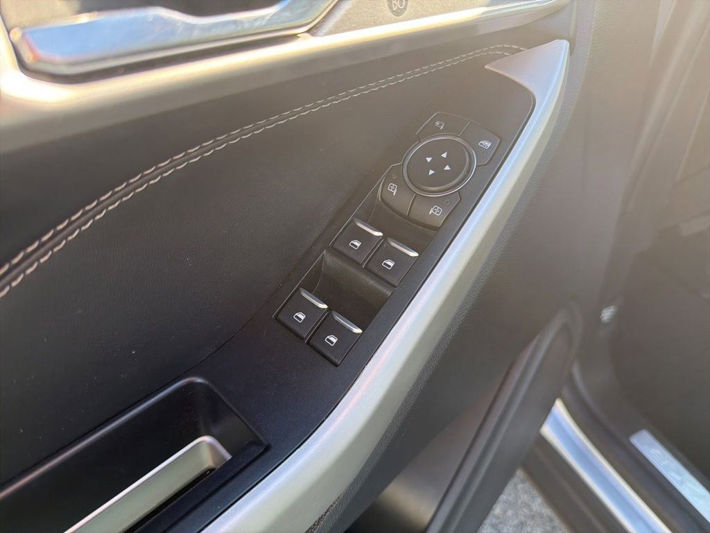 Used 2022 Ford Explorer Limited w/ Equipment Group 301A image 25