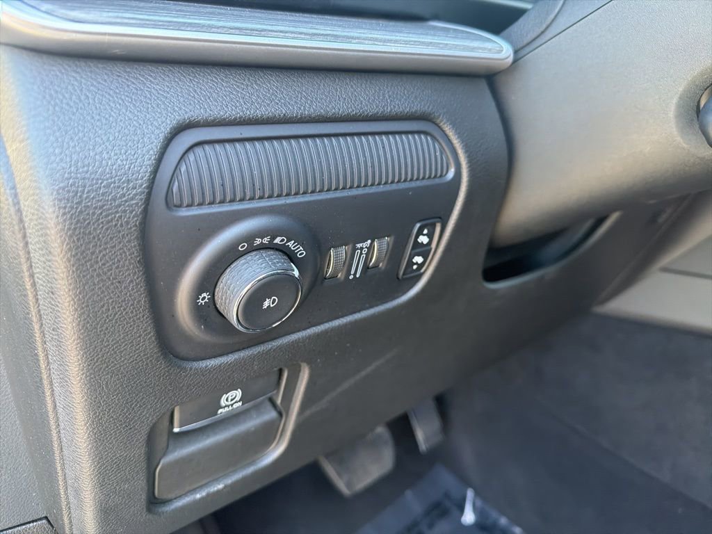 Used 2024 Jeep Wagoneer L Series III w/ Flexible Seating Group AWD/4WD image 17