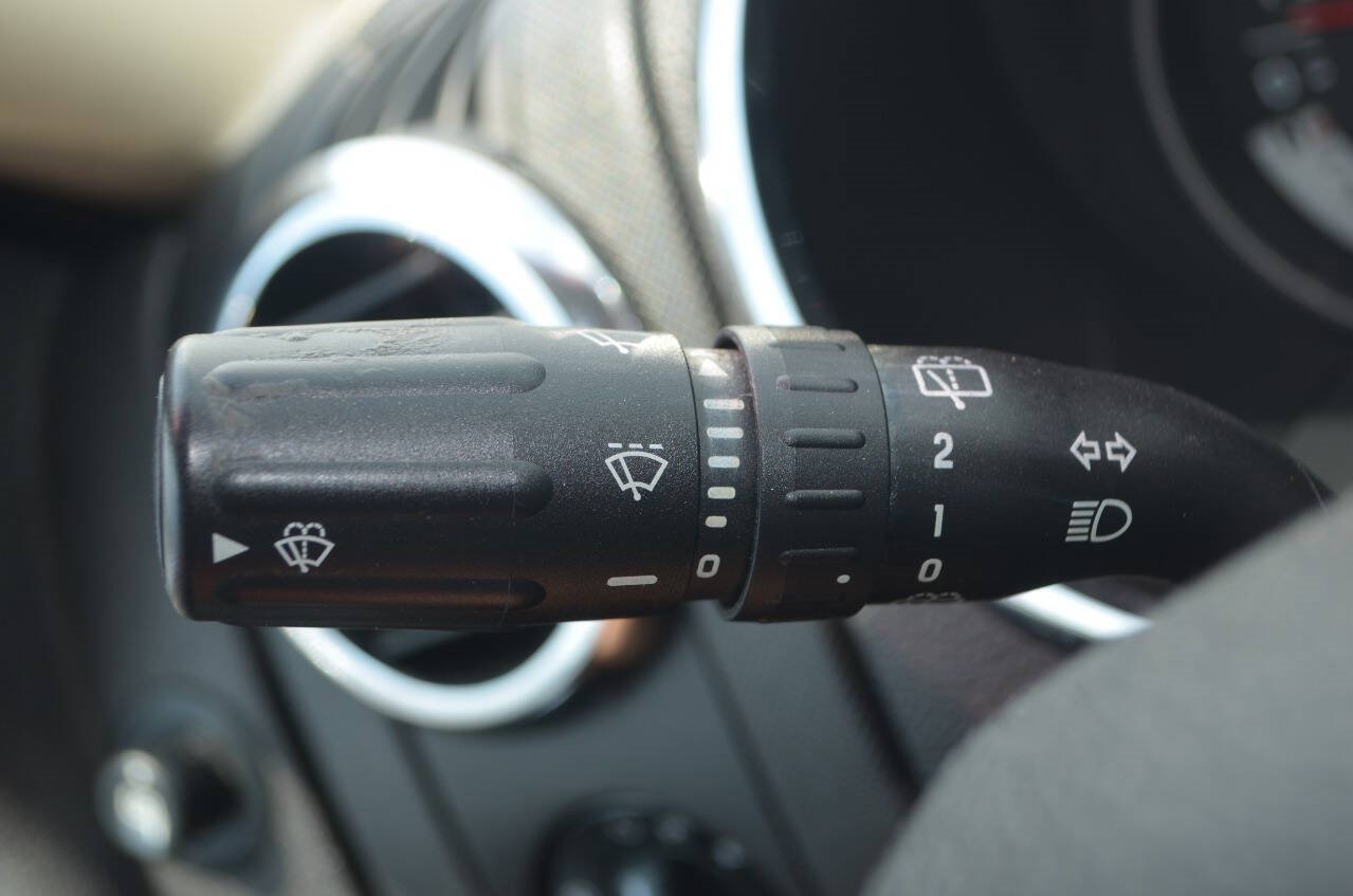 Used 2010 Ford Explorer XLT image 29