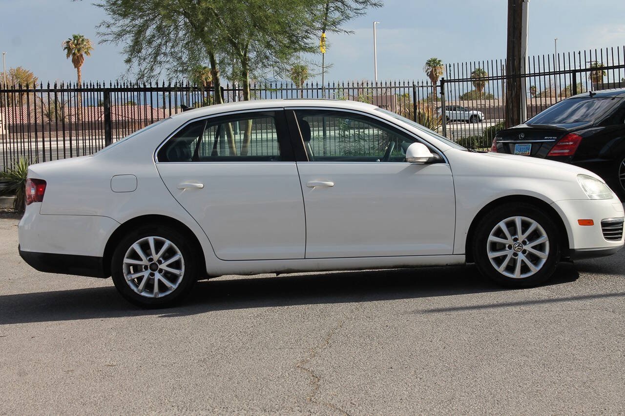 Used 2010 Volkswagen Jetta Limited Edition FWD image 9