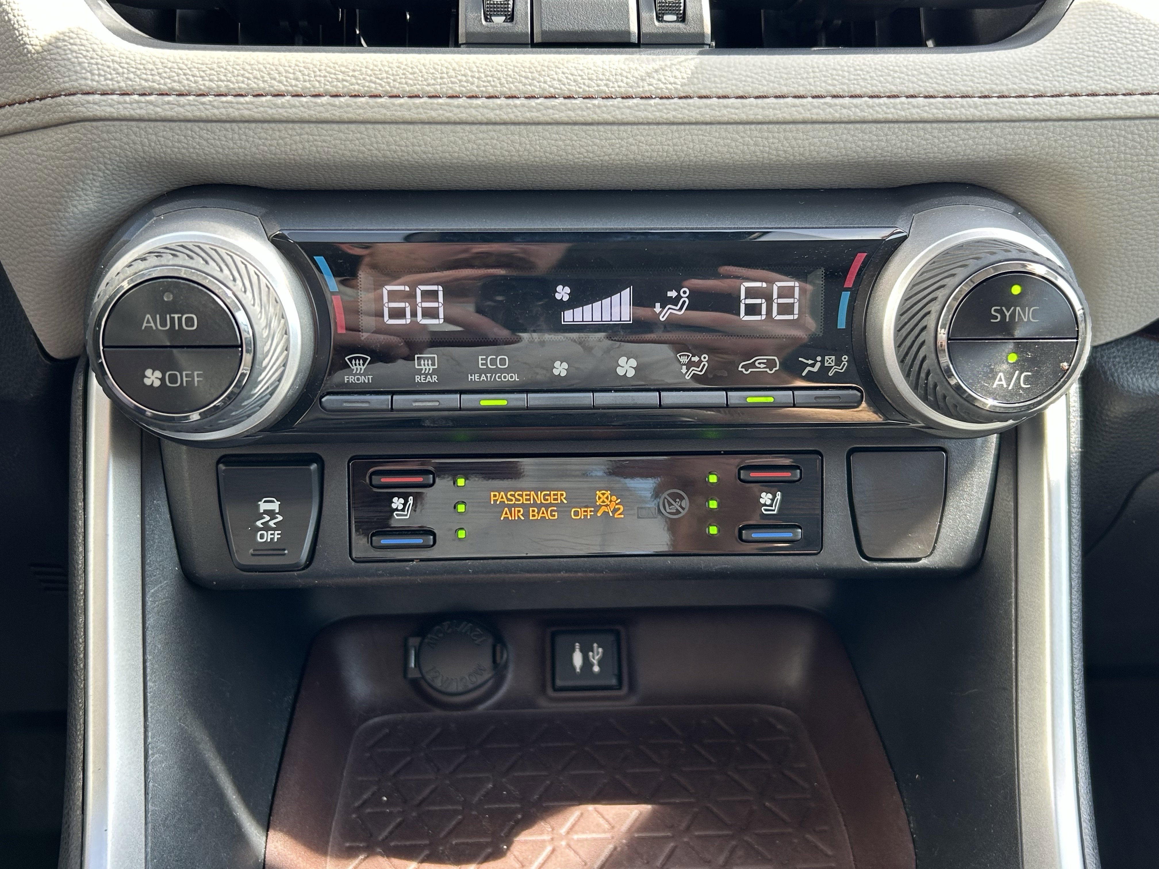 Used 2019 Toyota RAV4 Limited AWD/4WD image 31