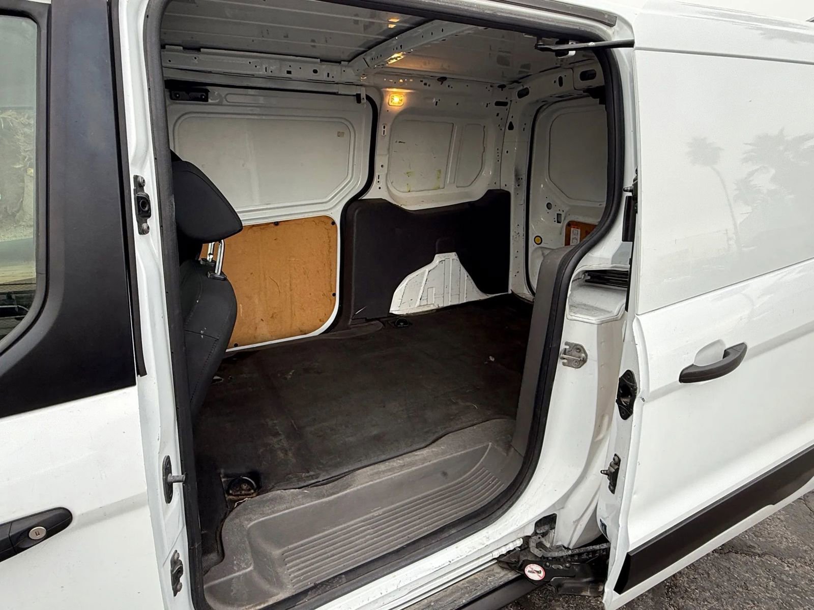 Used 2019 Ford Transit Connect XL image 17