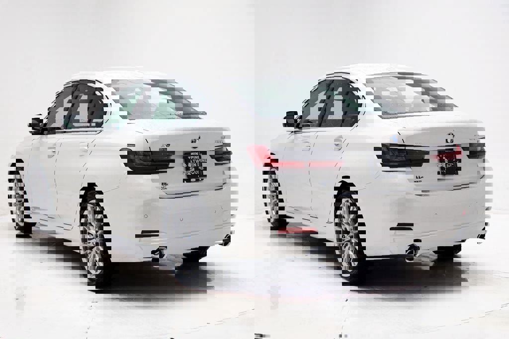 Used 2024 BMW 330i xDrive Sedan w/ Convenience Package image 7