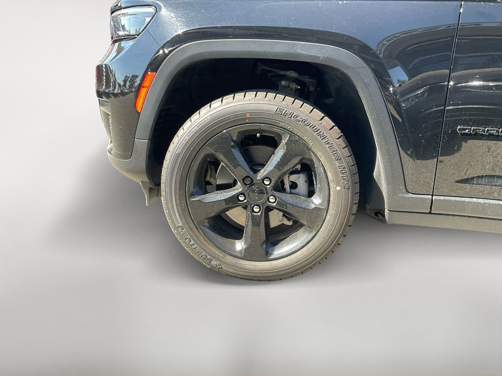 Used 2021 Jeep Grand Cherokee L Laredo image 37